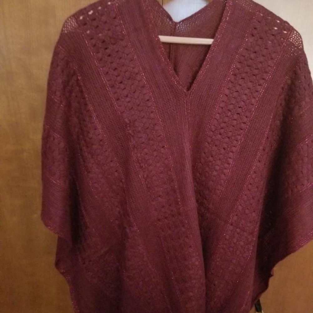 Justin & Taylor Burgundy Knit Poncho